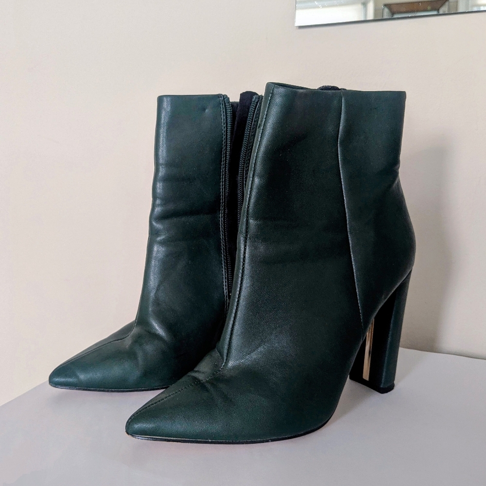 Elegant Green Ankle Boots